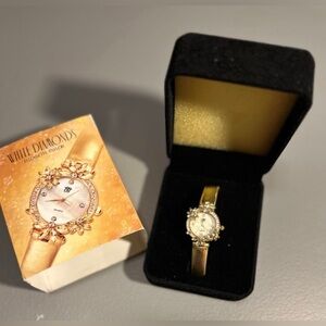 VT White Diamonds Elizabeth Taylor Gold Watch Flowers Rhinestones